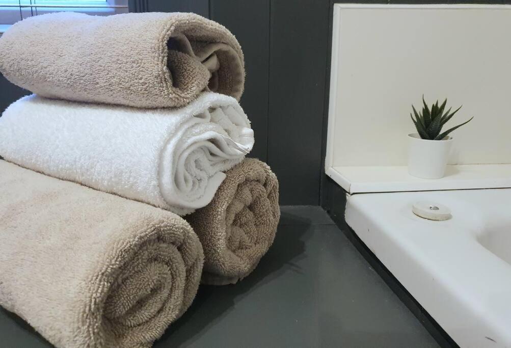 Villa Little Cosy Getaway - York Extérieur photo